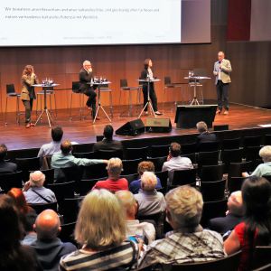 Podiumsdiskussion während dees Forum II