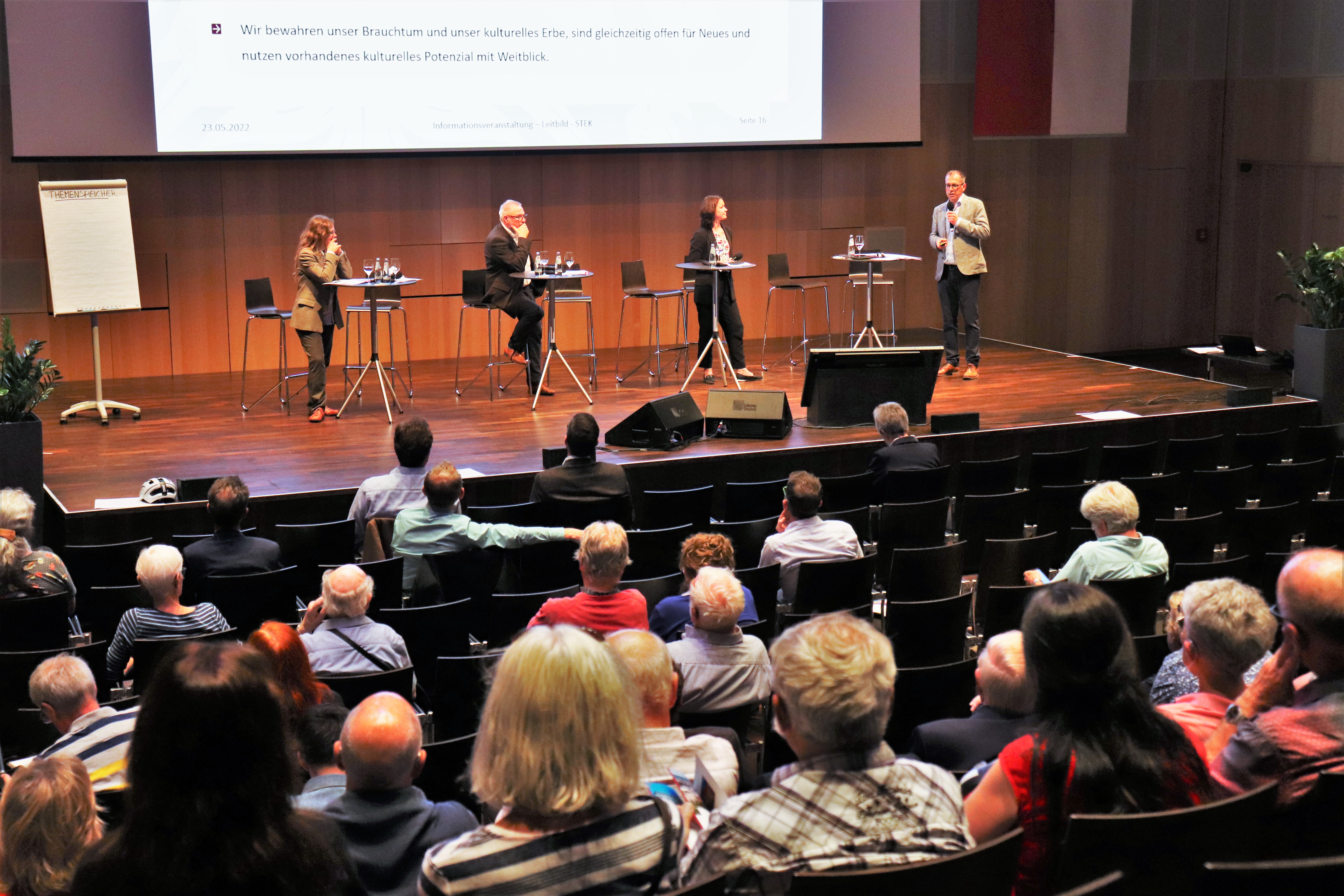 Podiumsdiskussion während des Forum II